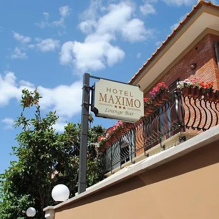 Maximo Hotell 3*